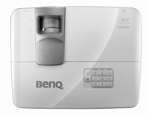 BenQ W1070  Test f html m743623e 300x235 - BenQ W1070+W im Test - Funkgesteuertes Update eines Klassikers
