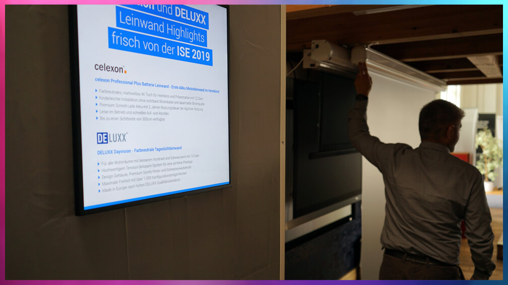 Schöne Planlage und ein plastisches Bild mit der DELUXX Dayvision im hellen Wohnraum